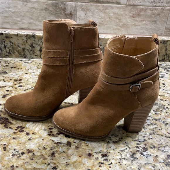 Boots - Picture 1 of 7